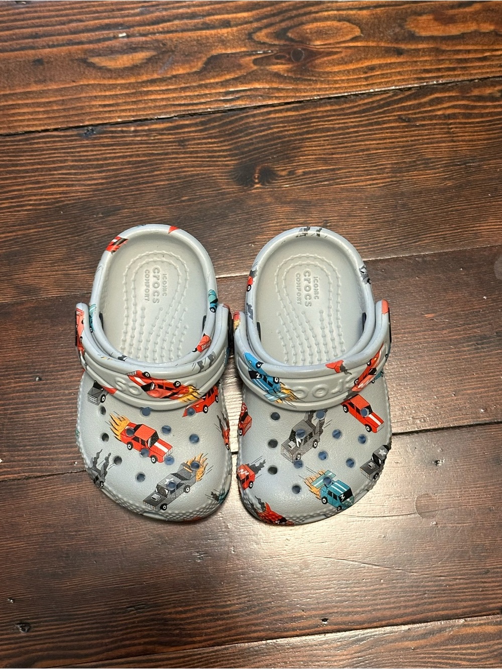 CROCS Light Gray/Race car Print Toddler Clogs Size C4